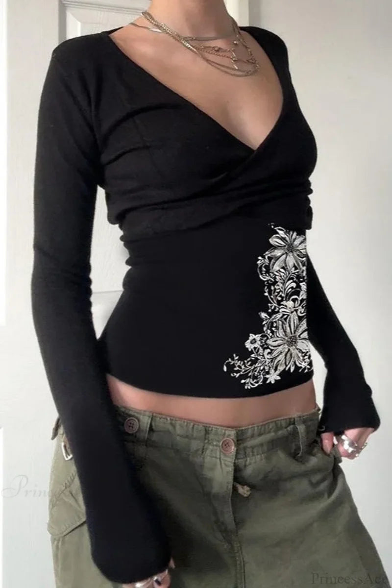 Vintage Floral Print V-Neck Black Slim Long Sleeve Tee